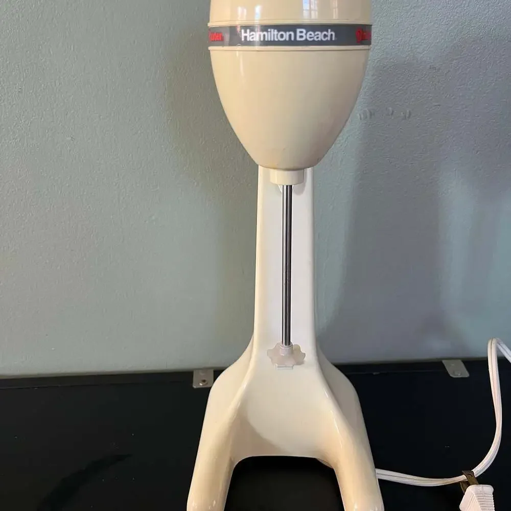 Vintage Hamilton Beach Scovill Drink Master Milkshake Mixer Model 727 Alumni